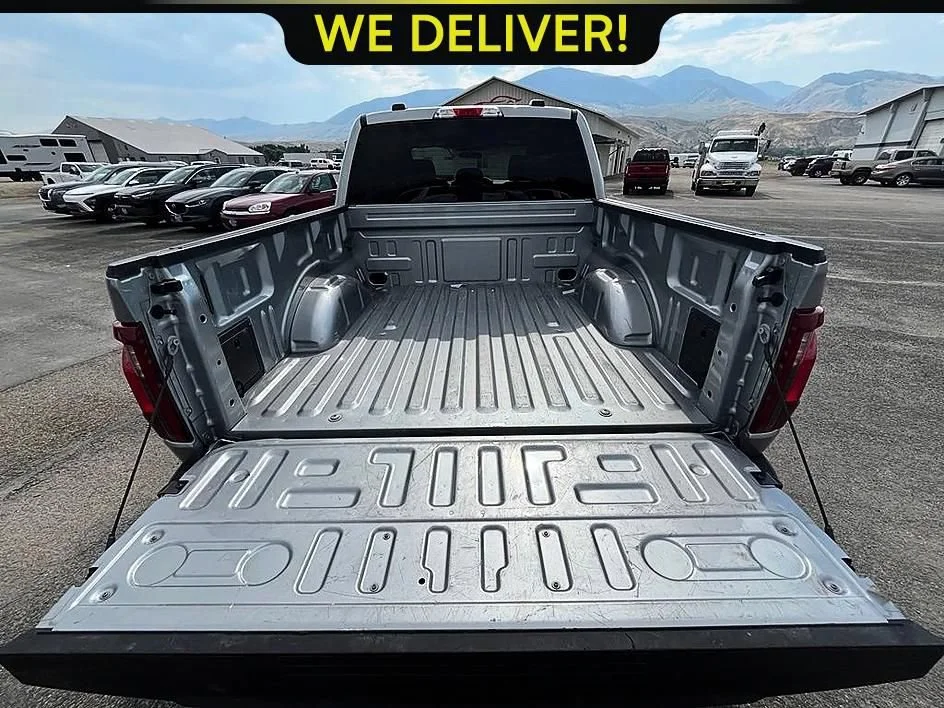 Used 2025 Silver Ford XLT image 17