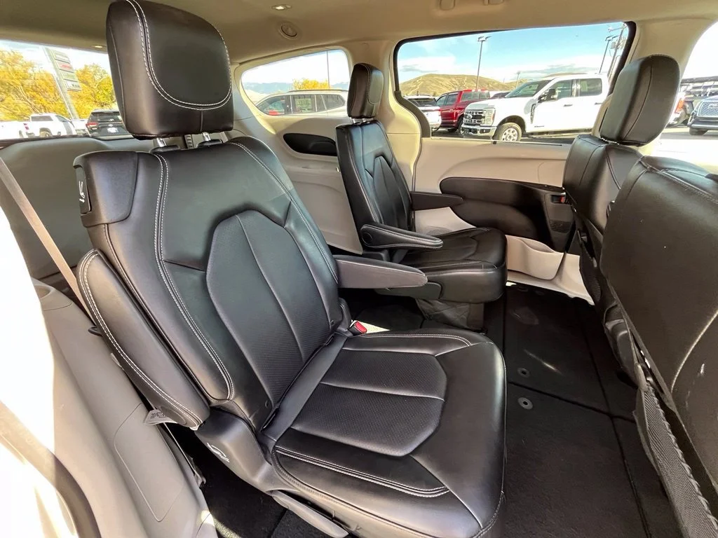 Used 2024 White Chrysler Touring L image 19
