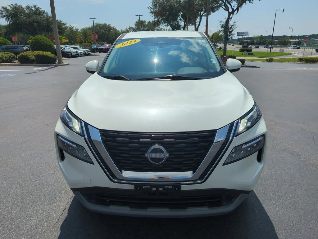 Used 2023 White Nissan SV image 15