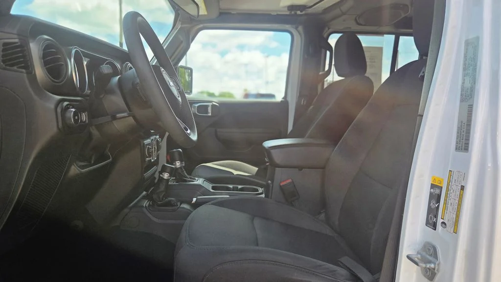Used 2023 White Jeep Willys image 10