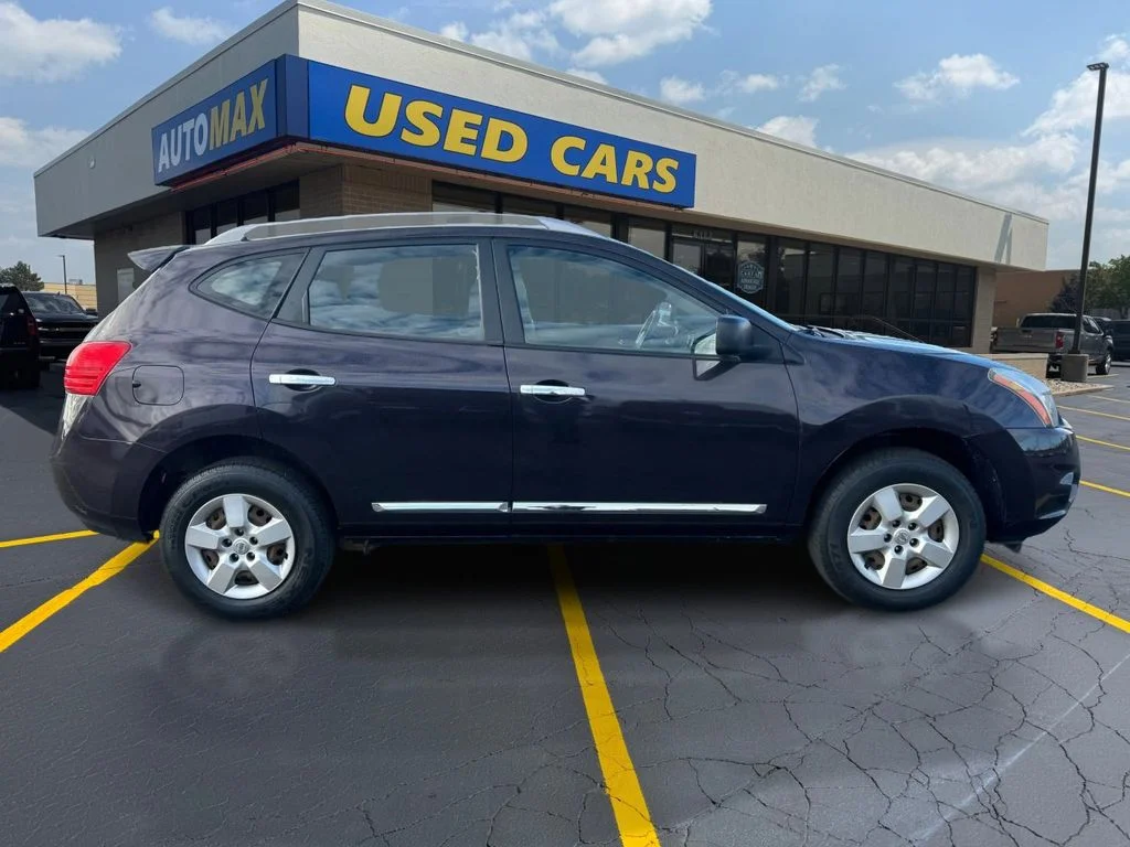 Used 2014 Nissan Rogue Select S with VIN JN8AS5MV6EW717061 for sale in Traverse City, MI