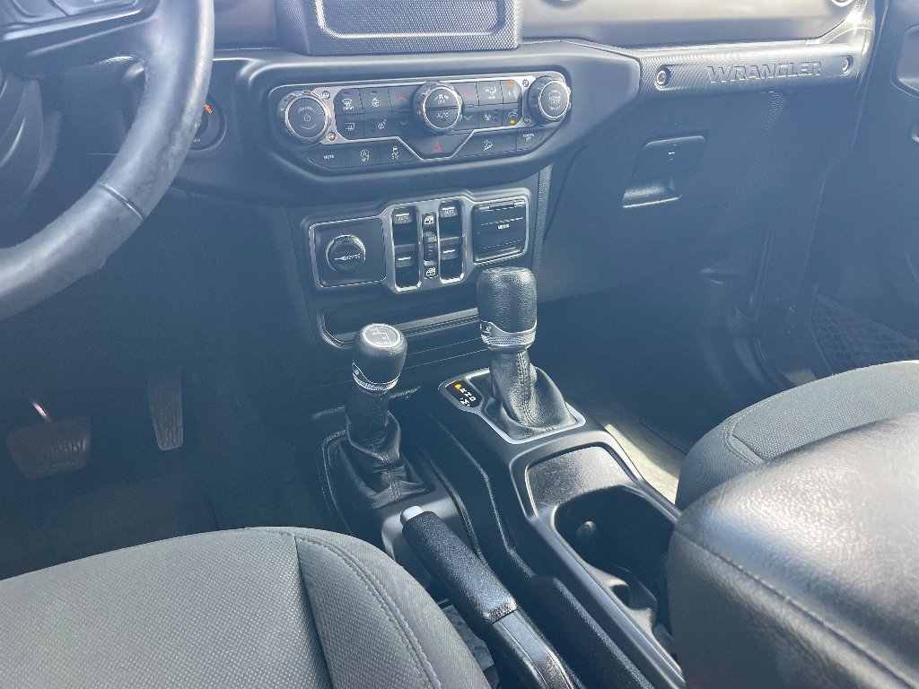 Used 2018 Granite Crystal Metallic Clearcoat Jeep Sport S image 10