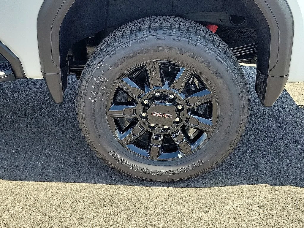 2026 GMC Sierra 2500HD AT4 - Photo 10
