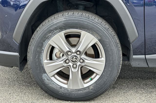 Certified Used 2025  Toyota XLE image 34