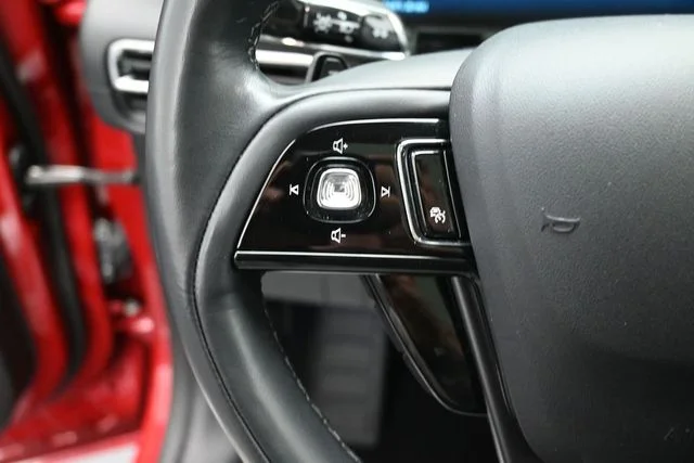 Used 2023 Red Lincoln Grand Touring image 12