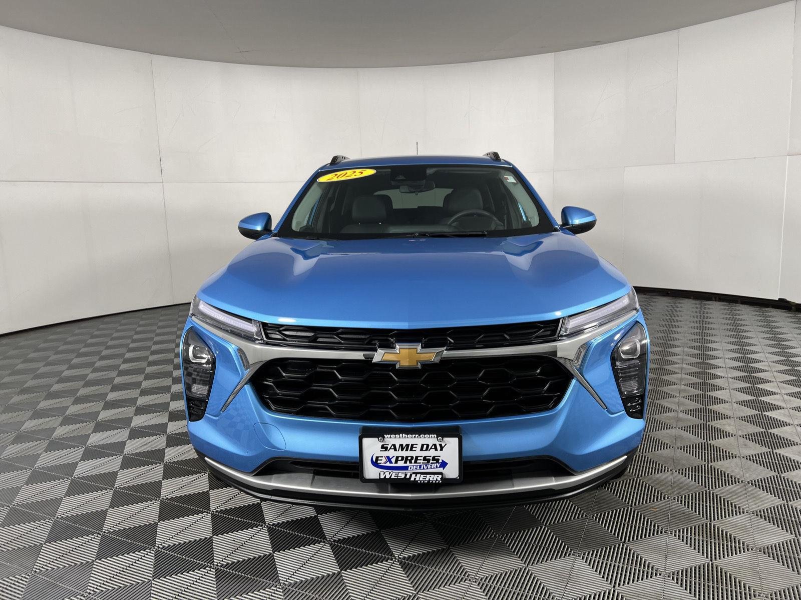 Used 2025 Marina Blue Metallic Chevrolet LT image 2