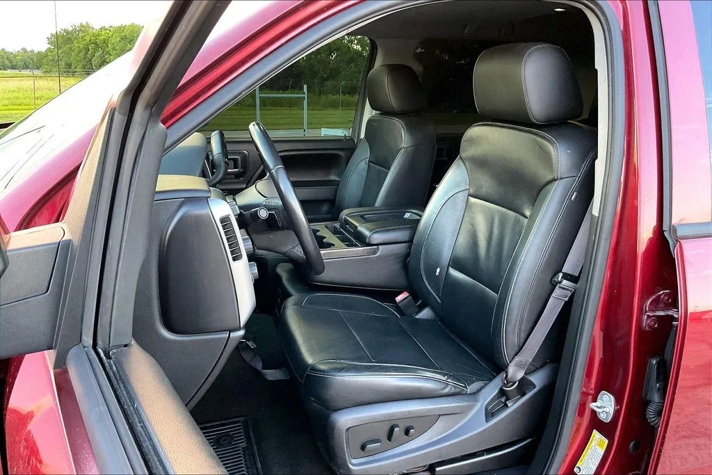 Used 2016 Red Chevrolet LT image 18