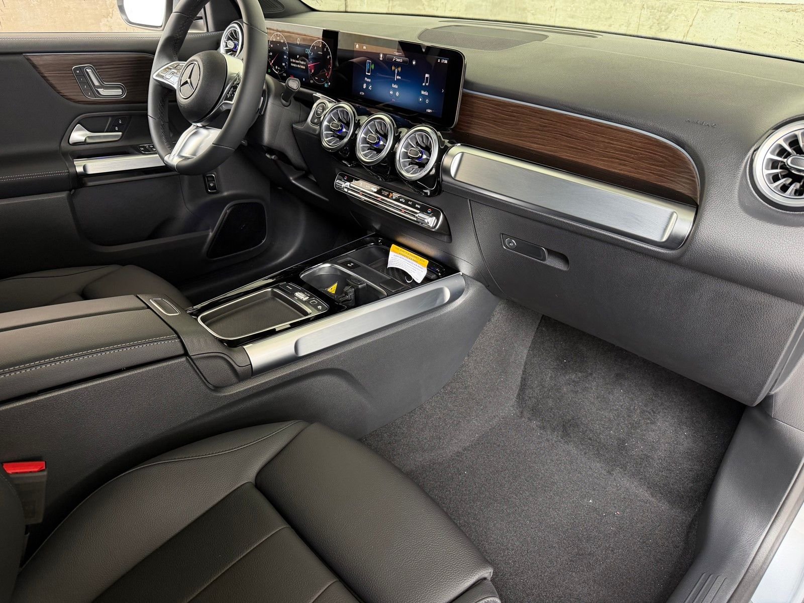 Used 2026 Silver Mercedes-Benz GLB 250 image 13