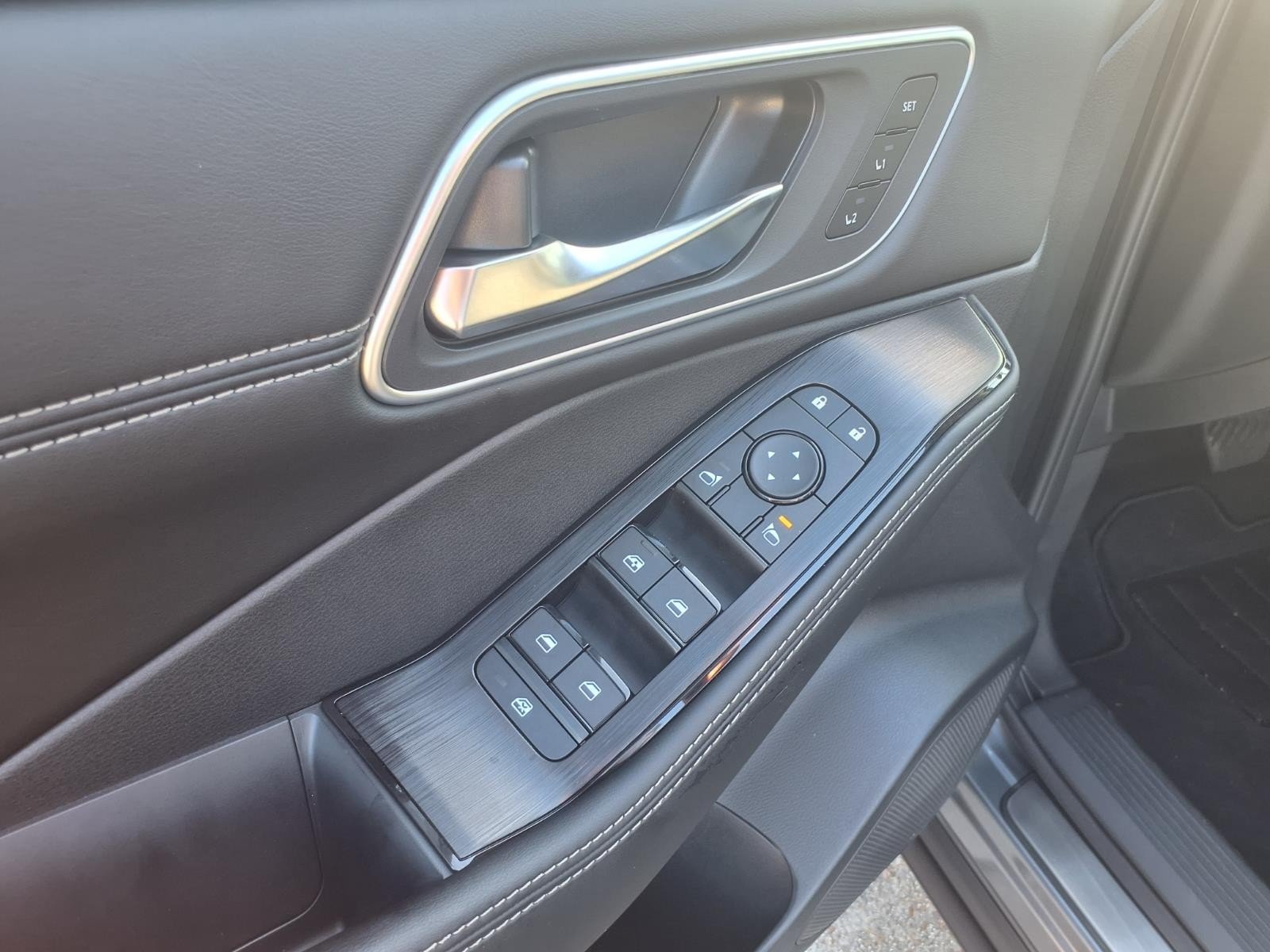 2026 Nissan Rogue photo 14 of 25