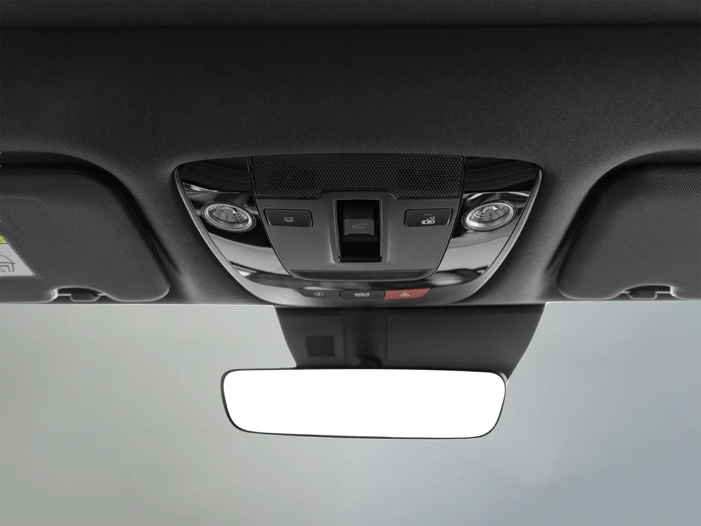 Used 2023 White Kia X-Line image 22