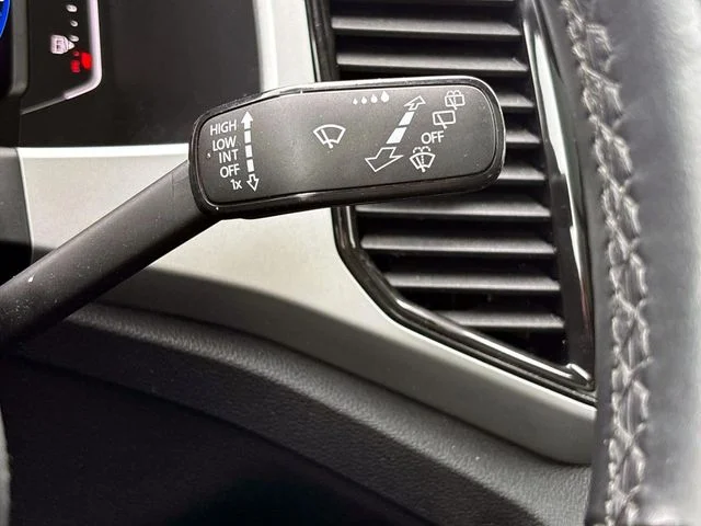 Certified Used 2021 Deep Black Pearl Effect Volkswagen 3.6L V6 SEL Premium R-Line image 28