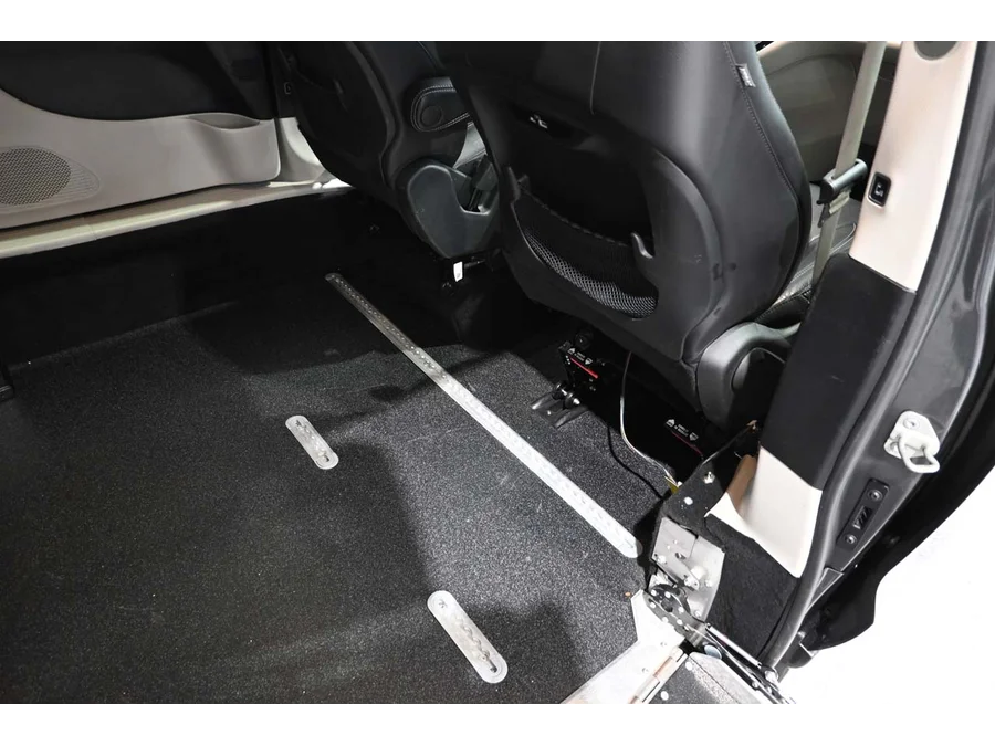Used 2022 GRAY Chrysler Touring L Mobility Handicap Van image 19