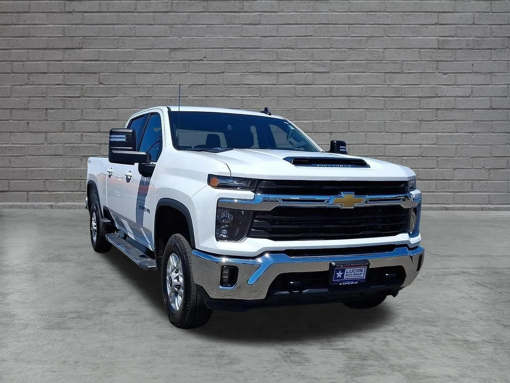 Used 2025 Summit White Chevrolet LT image 44