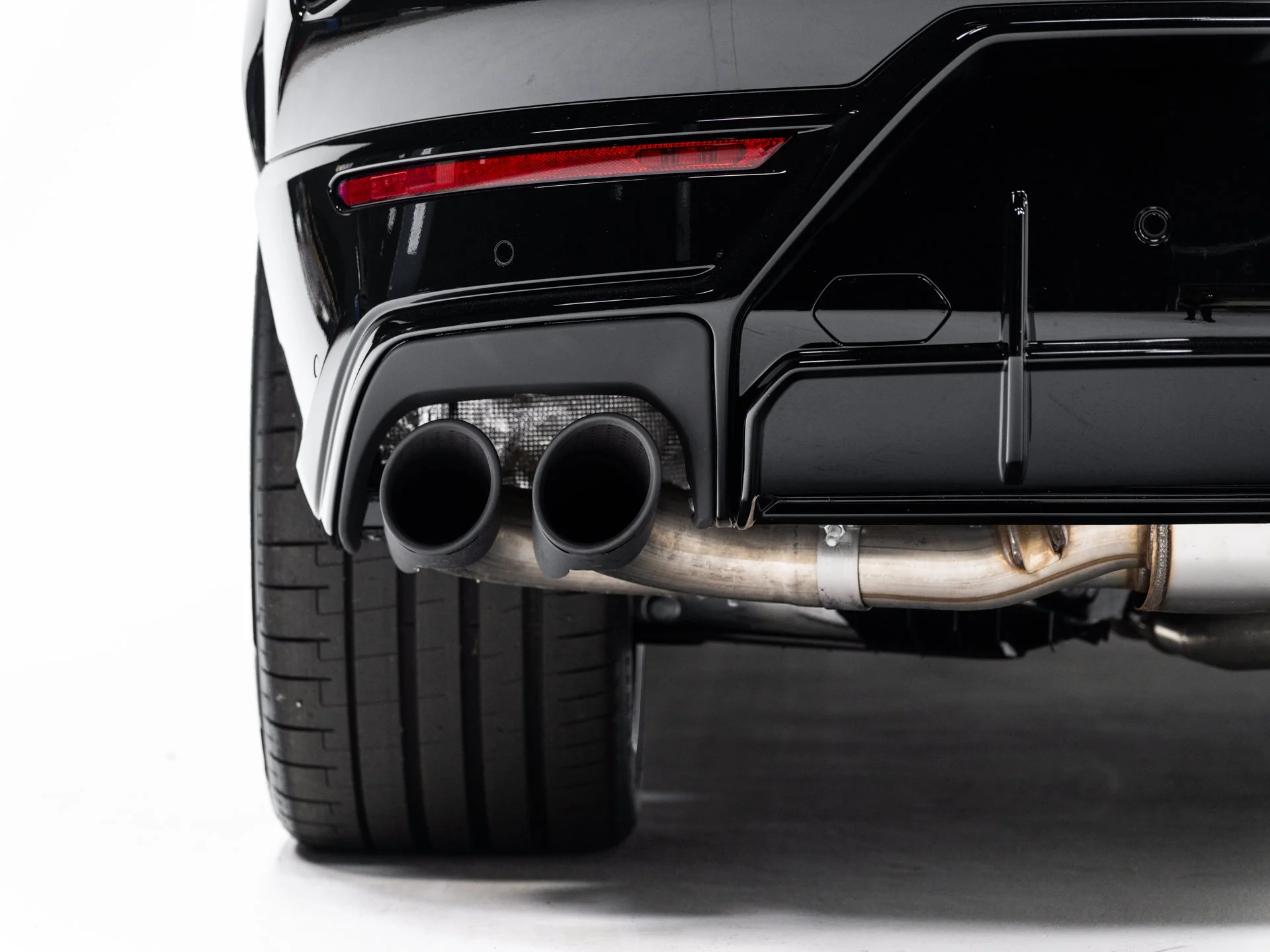 Used 2025 Nero Noctis Metallic Lamborghini SE image 23