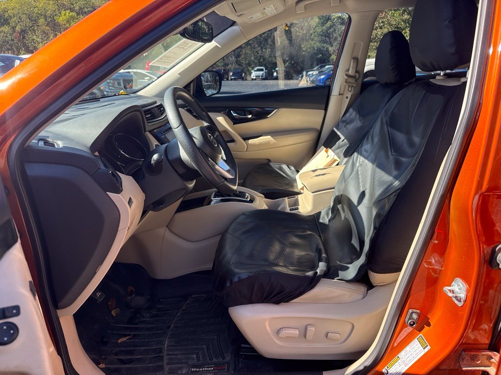 Used 2017 Orange Nissan SL image 5