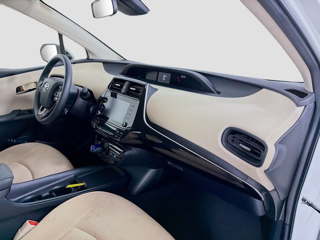 Used 2020 Blizzard Pearl Toyota LE image 27