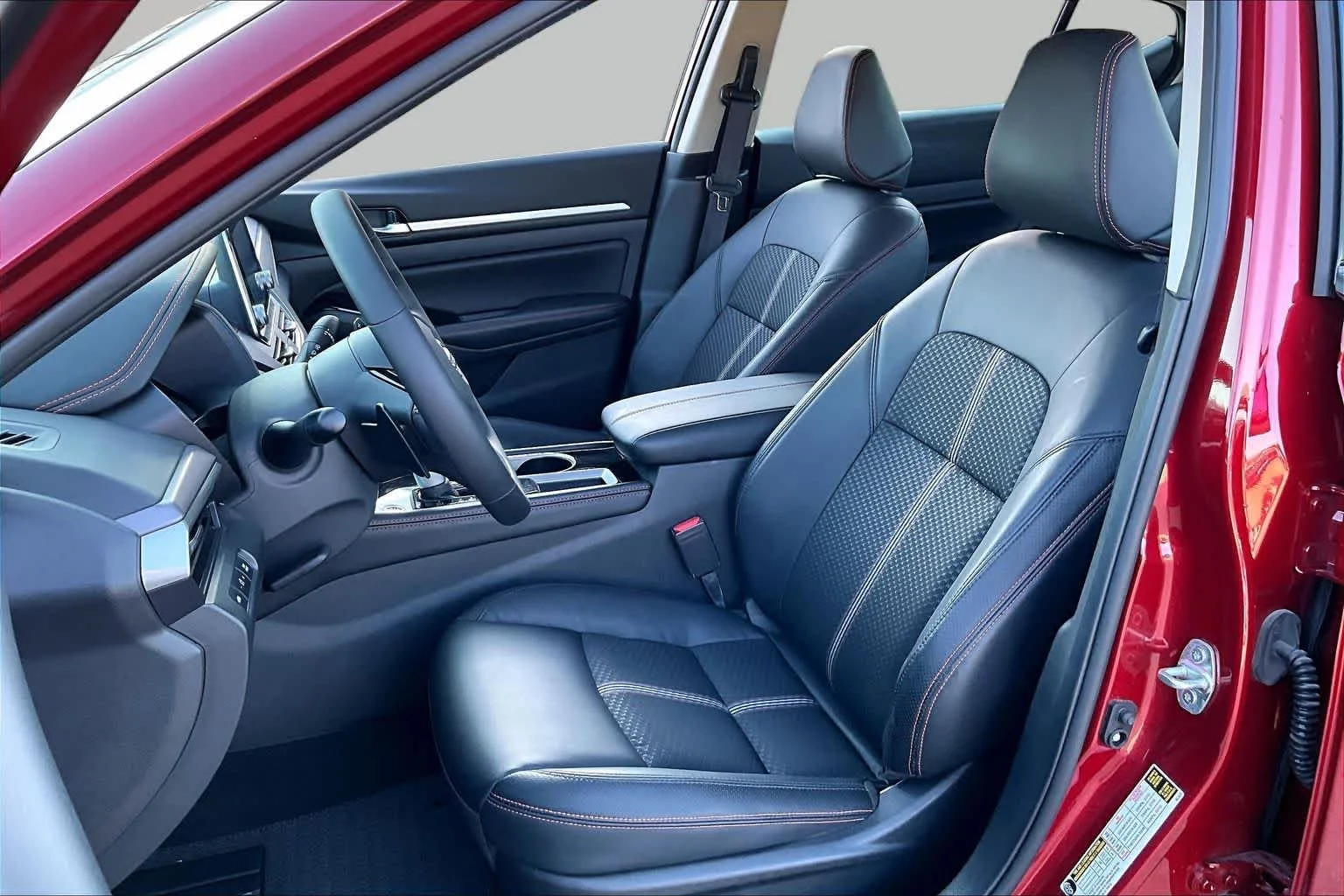 Certified Used 2025 Scarlet Ember Nissan SR image 14