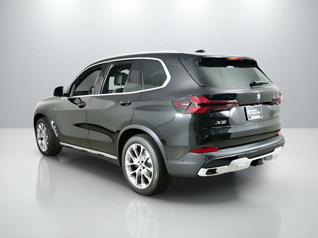 Certified Used 2026 Black Sapphire Metallic BMW xDrive40i image 17