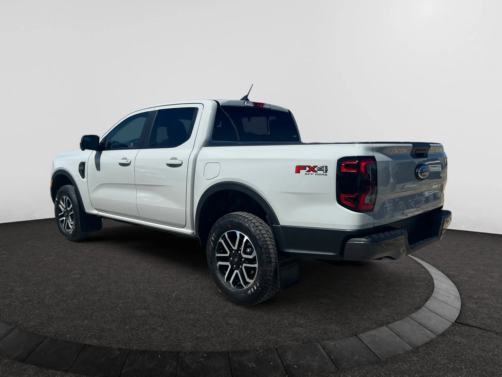 New 2026 Avalanche Ford Lariat image 3