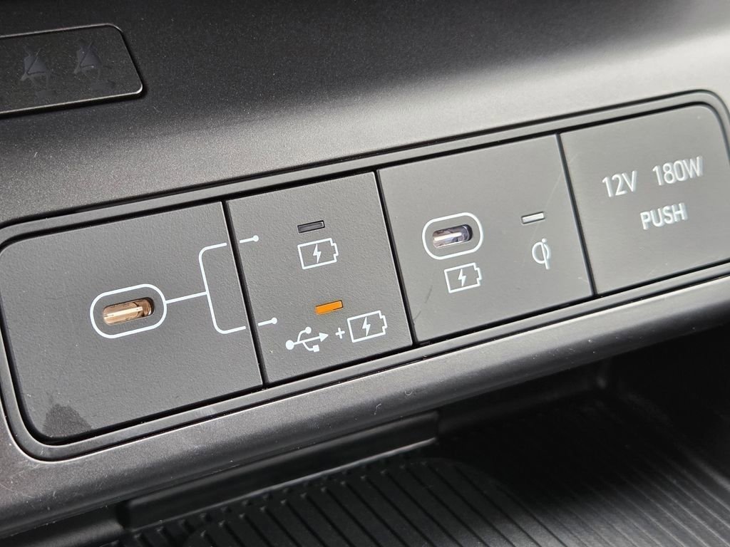 Used 2024 Atlas White Hyundai SEL image 19