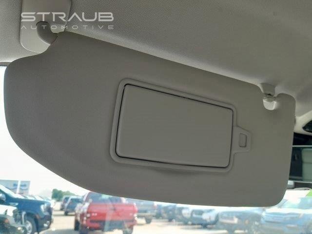 Used 2021 Crystal White Metallic Volvo Inscription image 31