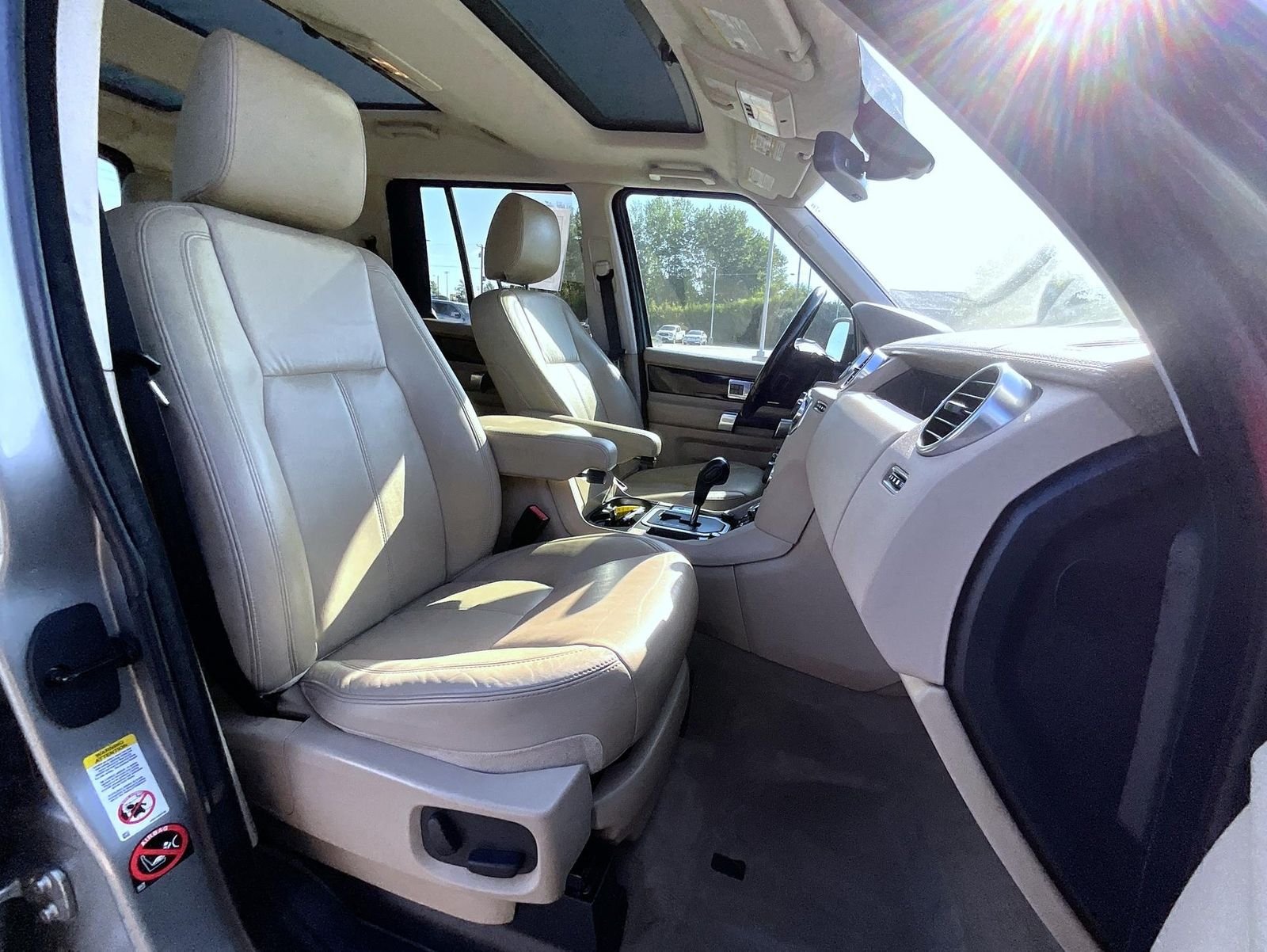 Used 2011 Beige Land Rover V8 image 17