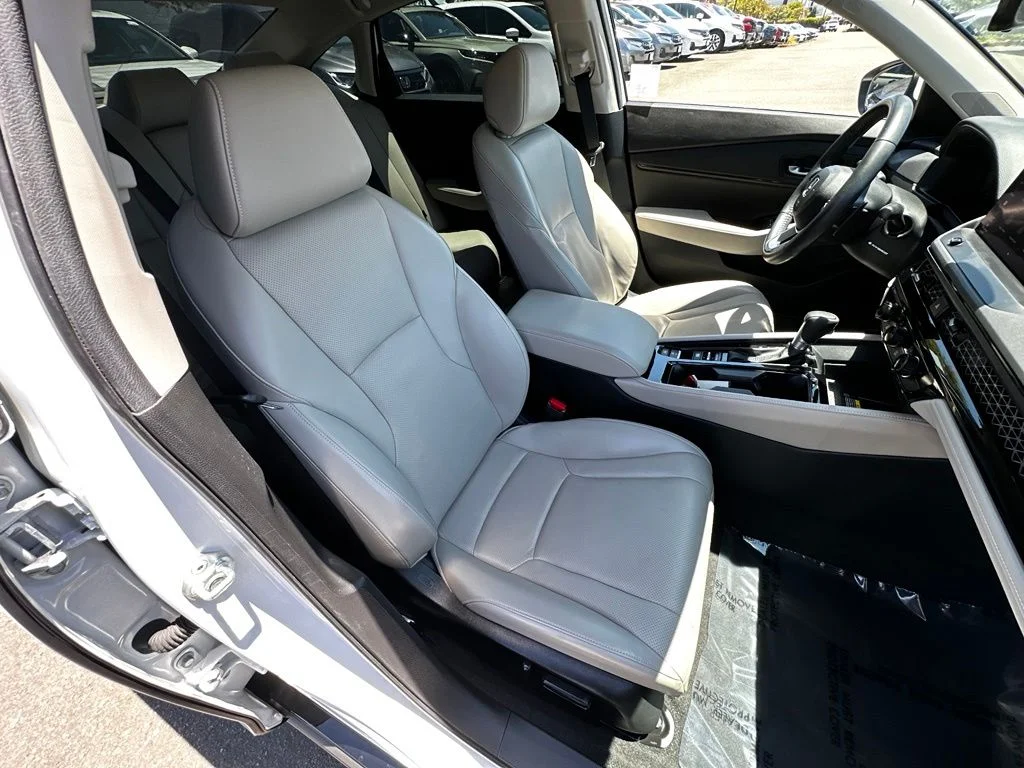 Certified Used 2024 White Honda Touring image 15