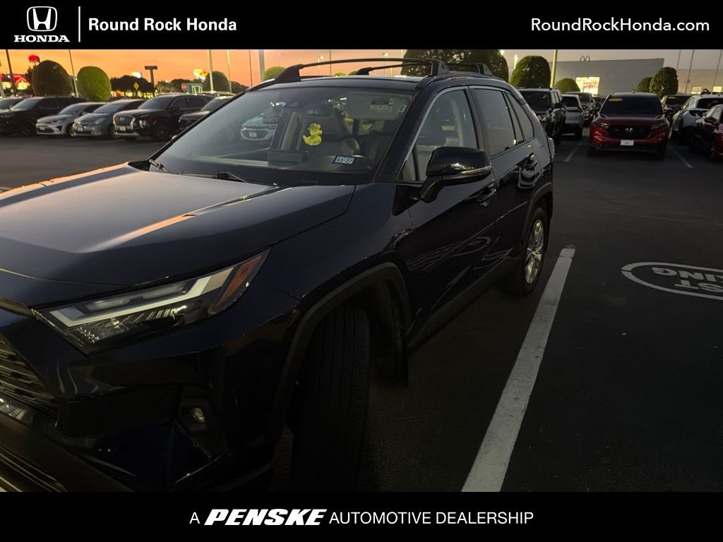 Used 2024  Toyota XLE Premium image 1