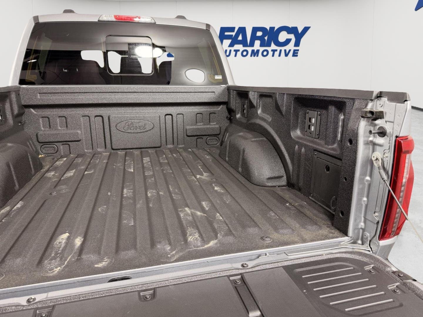 New 2026 Iconic Silver Metallic Ford XLT image 6