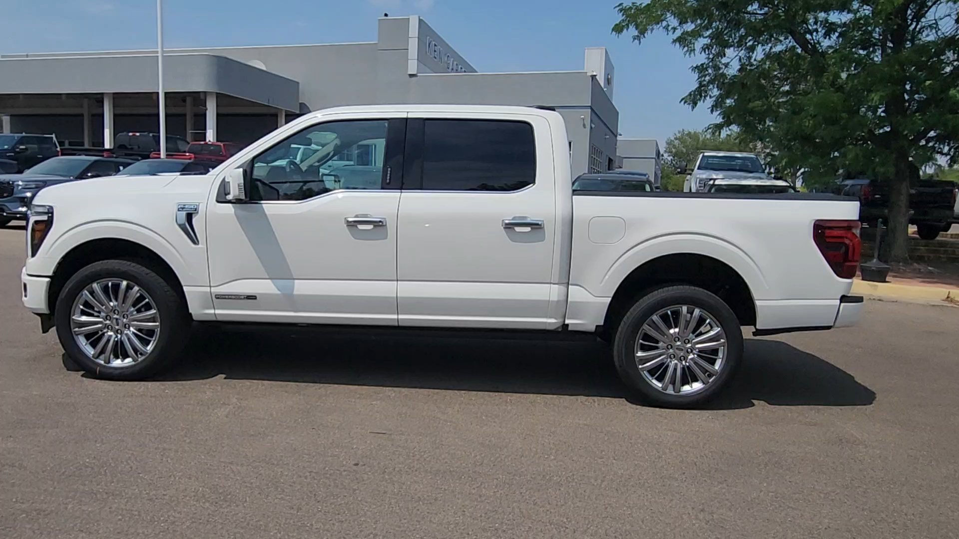 New 2026 Star White Metallic Tri-Coat Ford Platinum image 5
