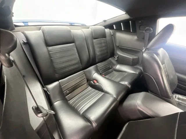 Used 2007  Ford GT Deluxe image 7
