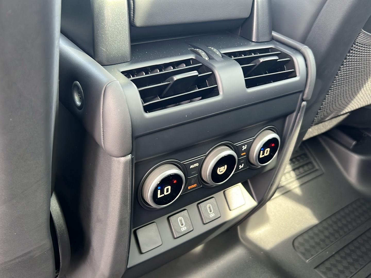 2026 Land Rover Defender X-Dynamic SE - Photo 29