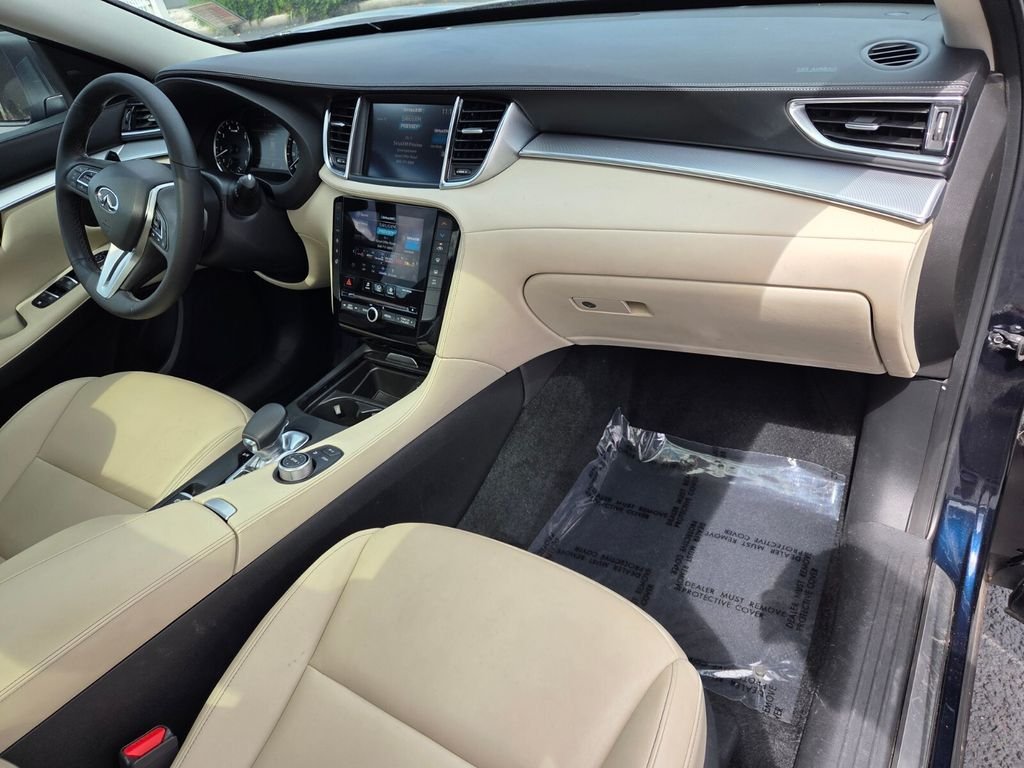 Used 2020 Blue INFINITI LUXE image 17
