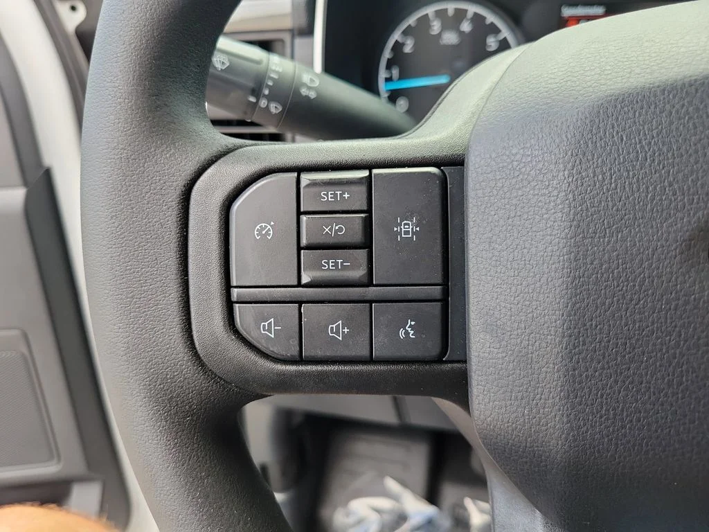 Used 2023 Oxford White Ford XL image 18