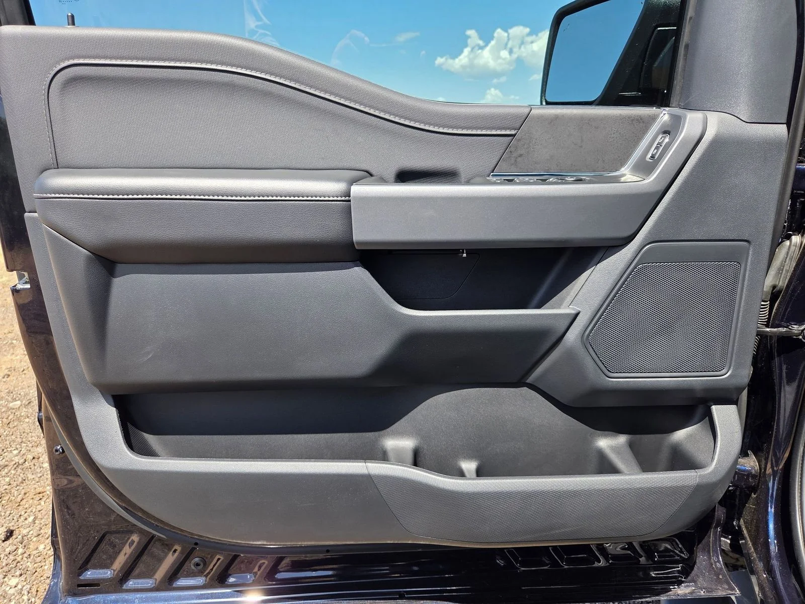 New 2026 Antimatter Blue Metallic Ford XLT image 12