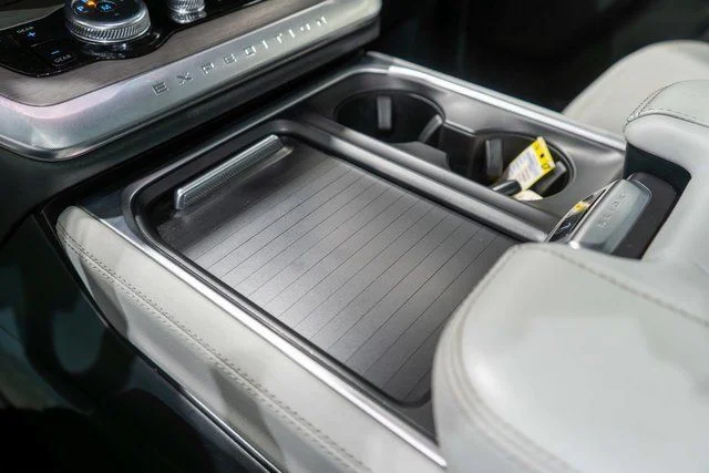 Used 2025 Gray Ford Platinum image 35
