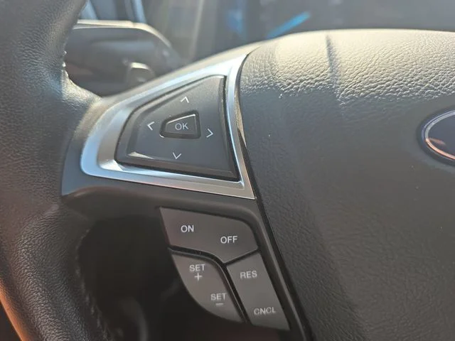 Used 2018 Silver Ford SE image 17