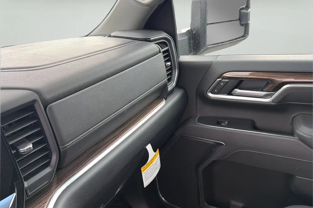 New 2026 Summit White Chevrolet LT image 29