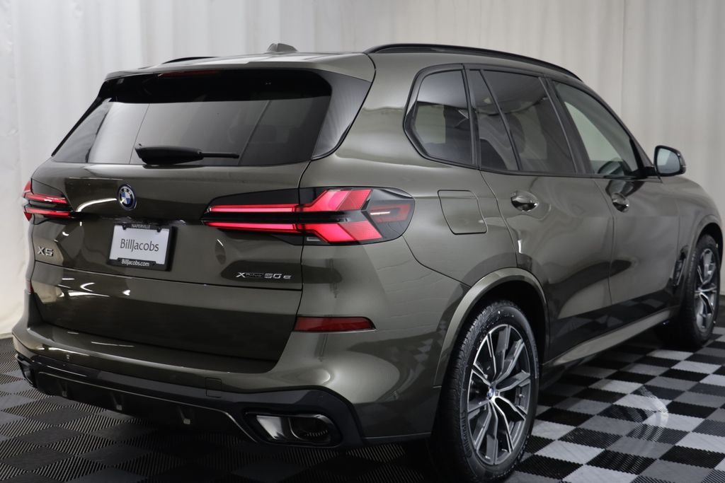 New 2026 Manhattan Green Metallic BMW xDrive50e image 19
