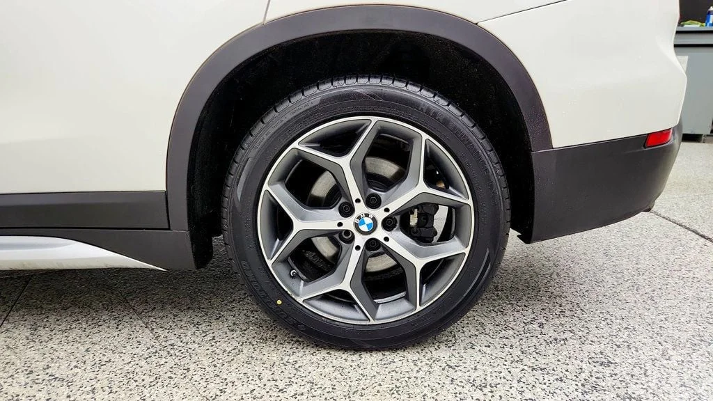 Used 2018 Alpine White BMW xDrive28i Sports Activity Vehicle image 9