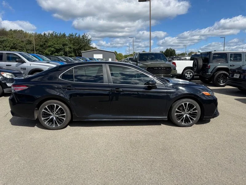 Used 2018 Black Toyota SE image 10