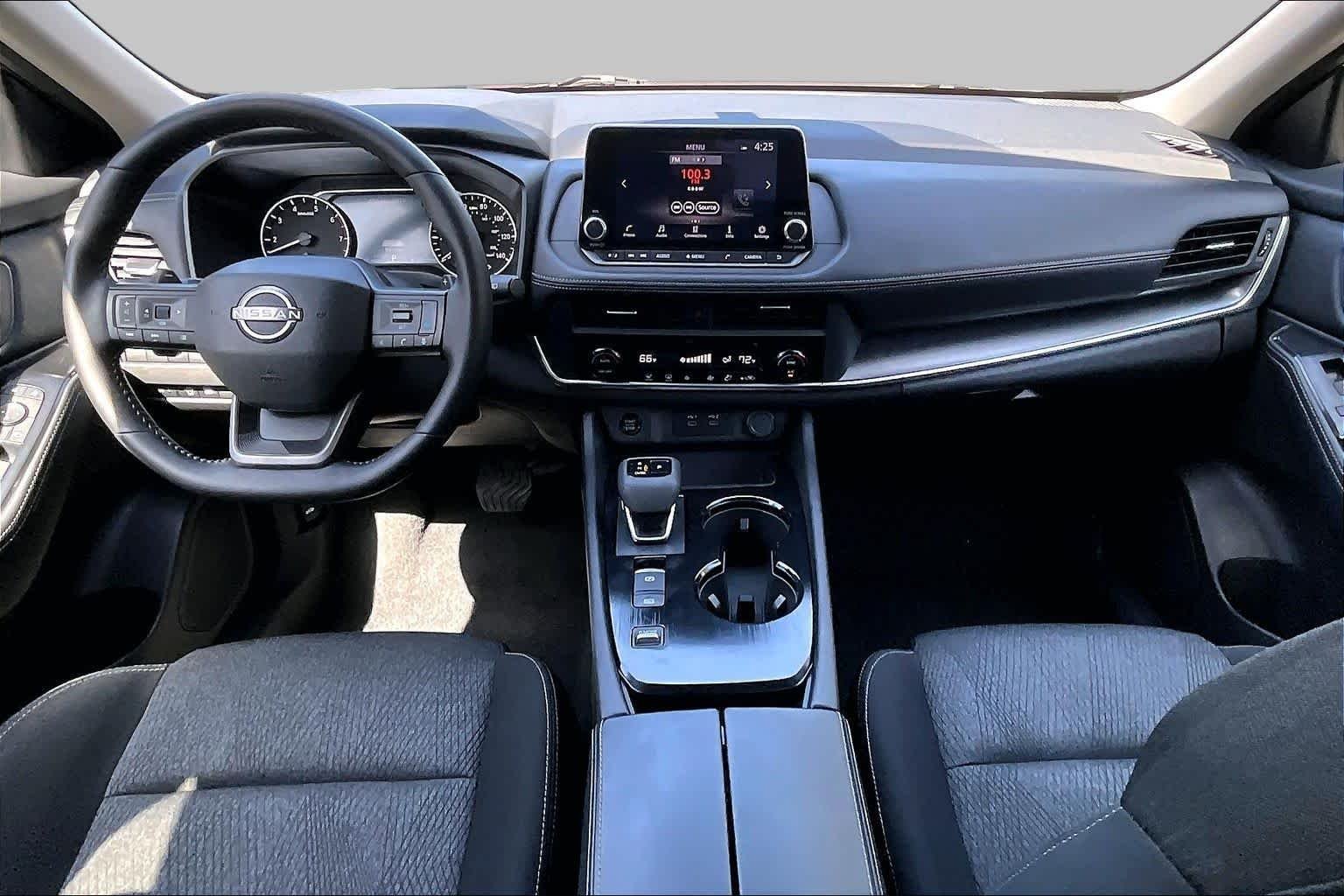 Used 2025 Everest White Pearl Nissan SV image 16