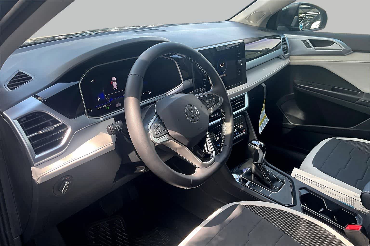 New 2026 Platinum Gray Metallic Volkswagen 1.5T SE image 7