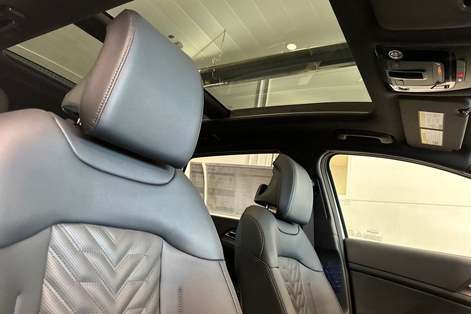 New 2026 Snow White Pearl Kia X-Line Prestige image 13
