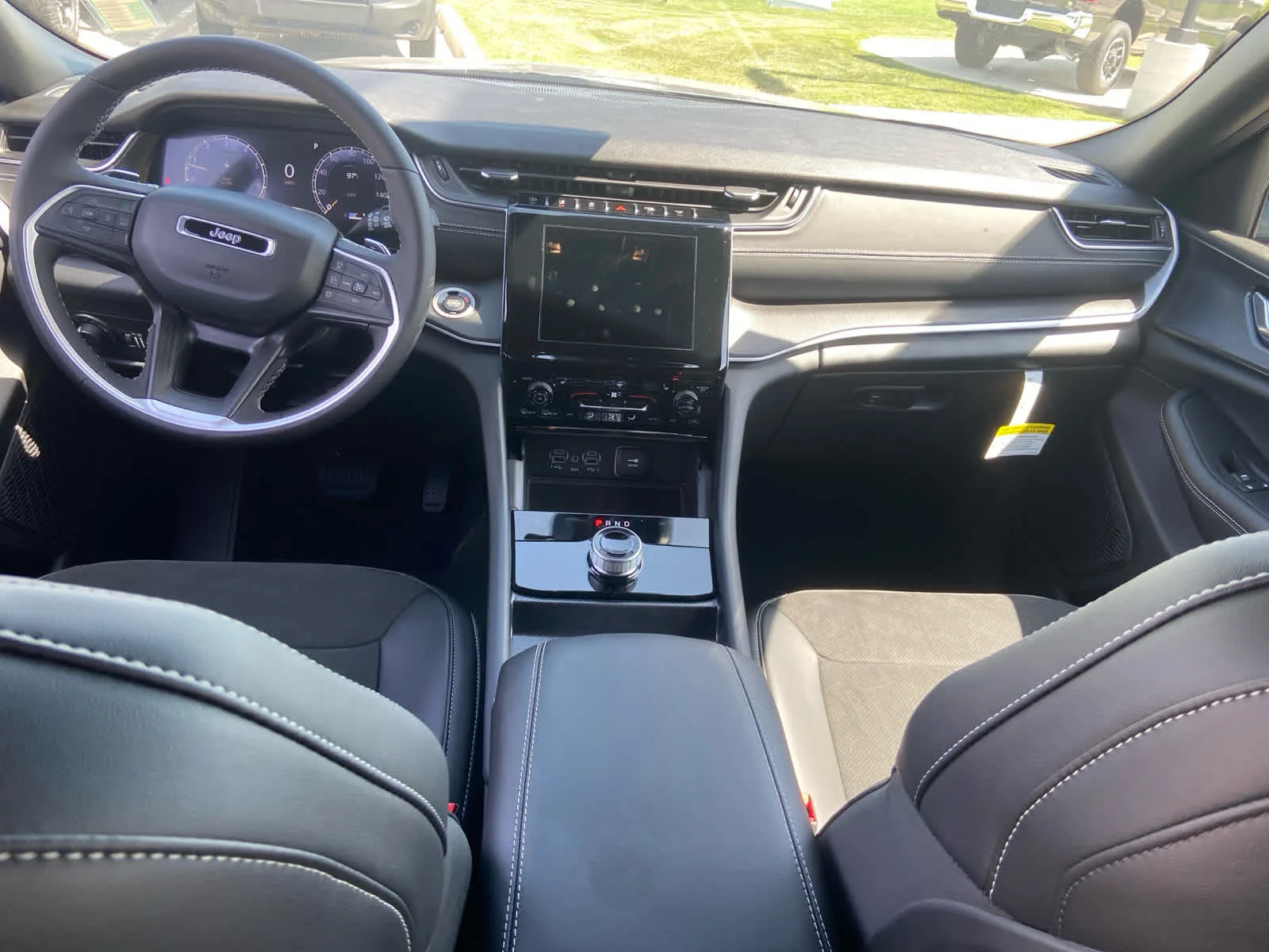 2025 Jeep Grand Cherokee L Altitude - Photo 15
