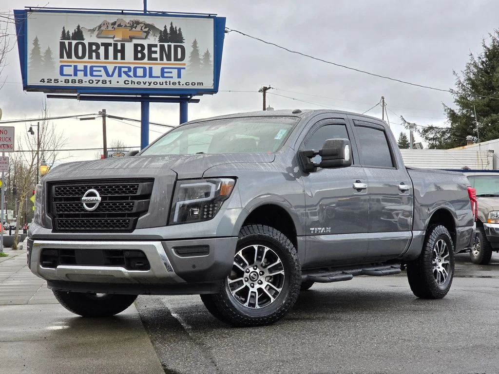 2021 Nissan Titan SV 4X4 Crew Cab's photo