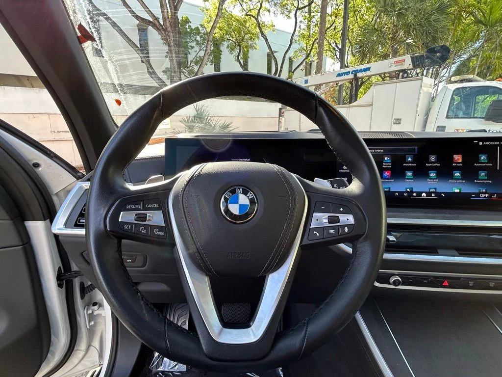 Used 2025 White BMW xDrive40i image 20