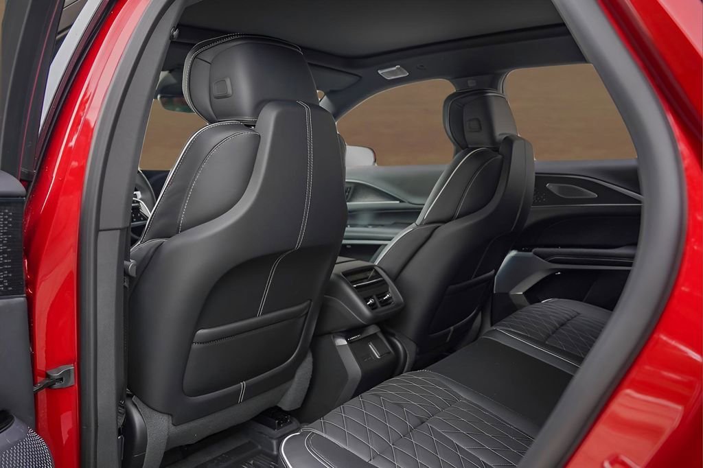 2026 Cadillac LYRIQ V Premium - Photo 47