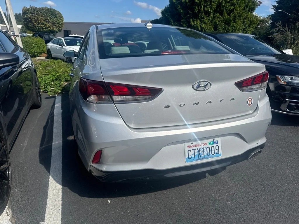 Used 2019 Silver Hyundai SEL image 3