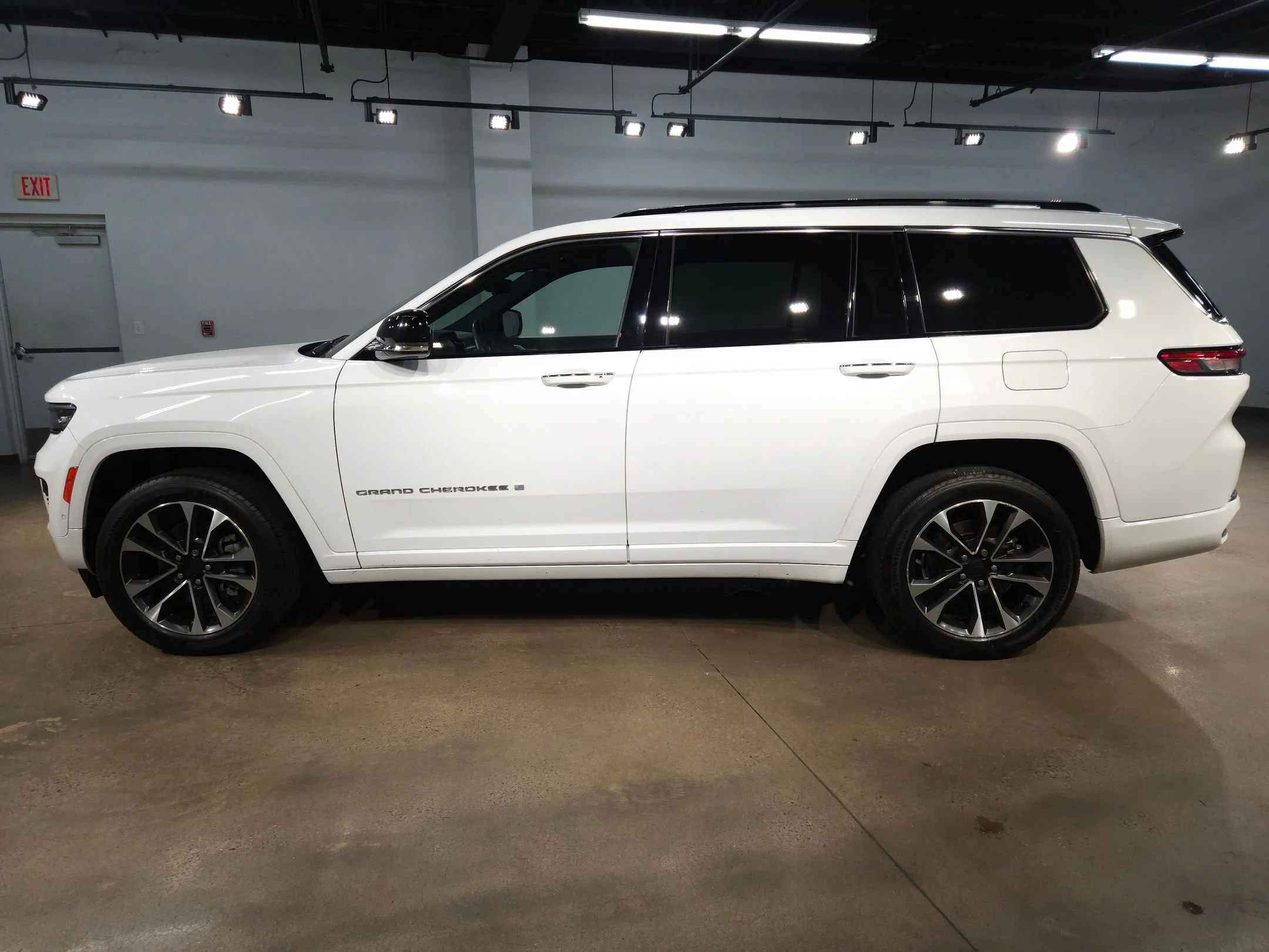 Used 2021 Bright White Clearcoat Jeep Overland image 4